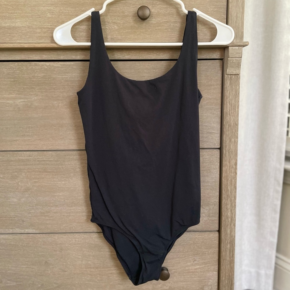 EVERLANE // The Bodysuit - Black